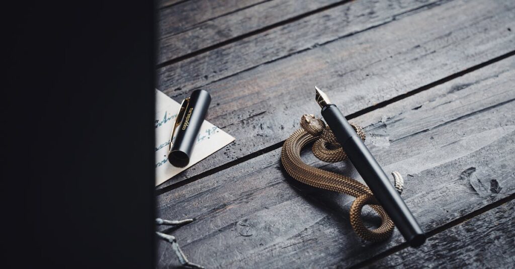 集中してブログを書くために整ったデスクとノートパソコンの作業環境