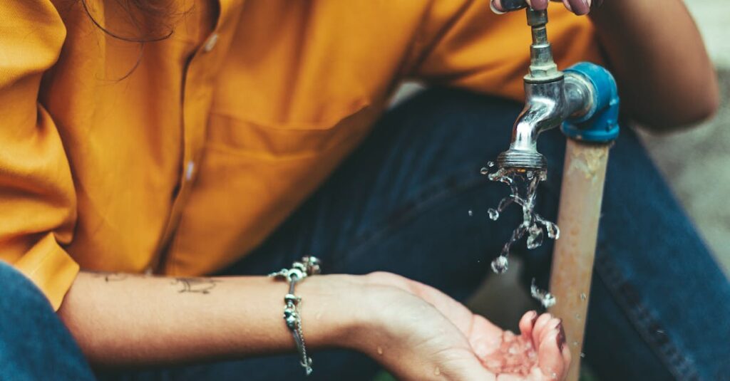 アフィリエイトとアドセンスの比較を図解した画像で、収益構造やメリットを視覚的に説明