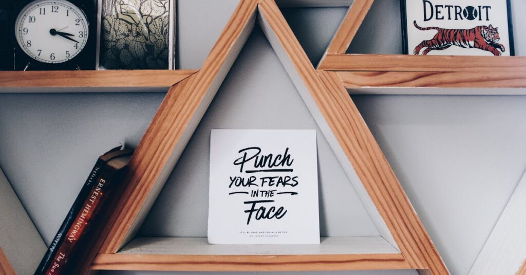 ブログ運営を継続するためのモチベーション維持法を図解。小さな成功体験を積み重ねるイメージ