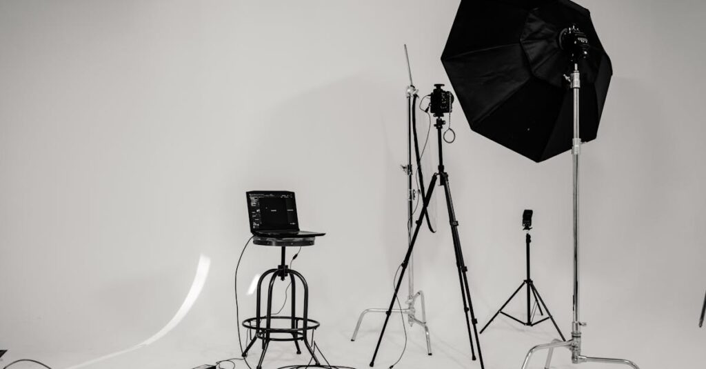 収益化を意識したWordPress初期設定を示す図。テーマ選び、プラグイン導入、広告配置の流れを視覚的に表現