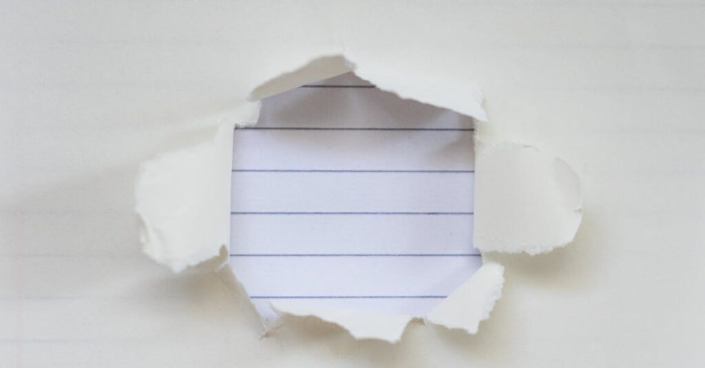 noteでファンを増やす仕組みを図解したイメージ。共感とストーリーが鍵であることを示す。