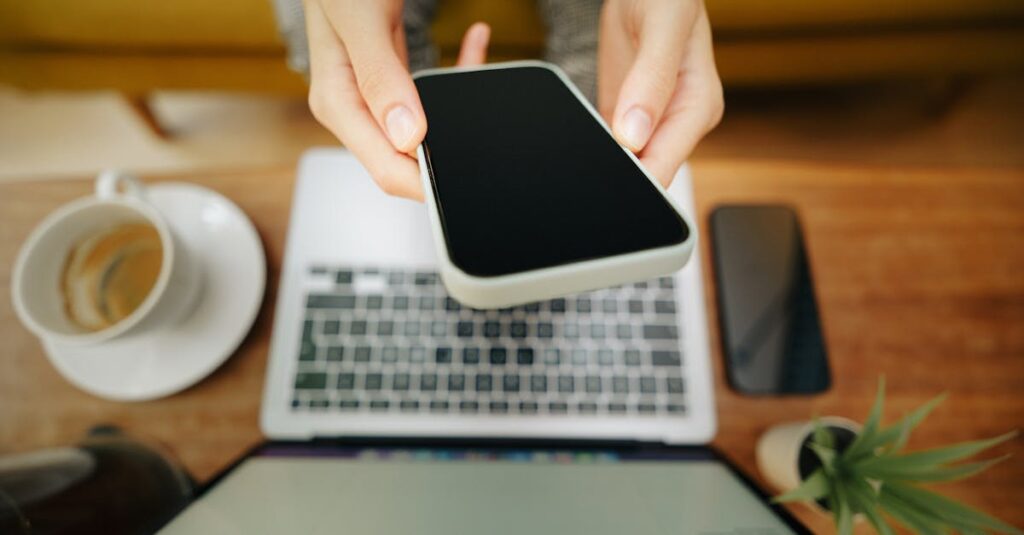 ブログ初心者がアフィリエイト本を読むことで体系的に学び、最短で収益化を目指すイメージ