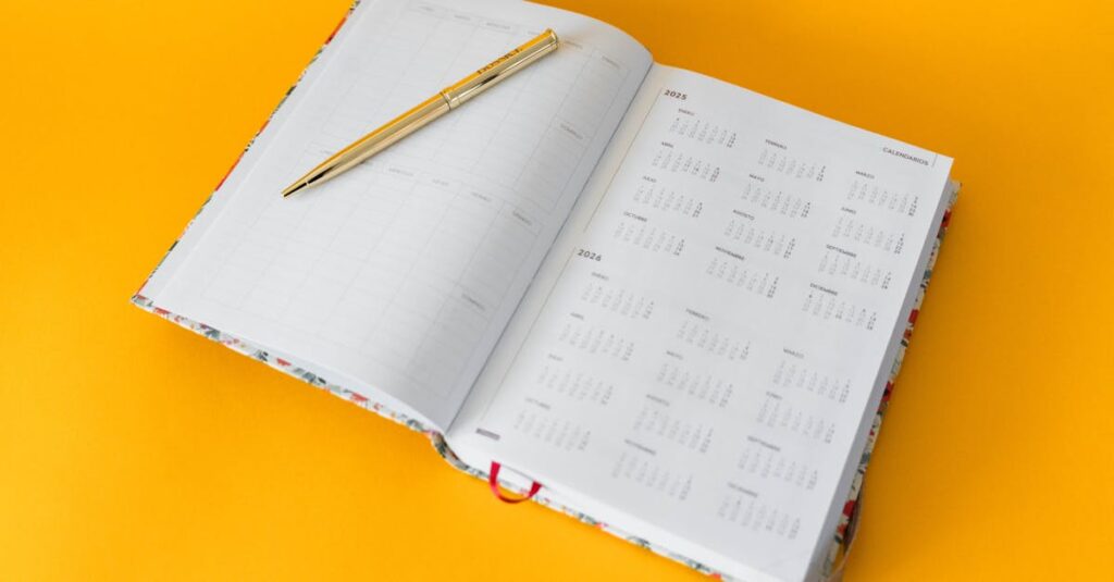 ブログのテーマやジャンルを設計するイメージ図で、ターゲット設定からキーワード選定、収益導線までの流れを視覚的に表現した図解