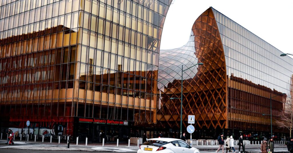 2025年のブログ収益化の仕組みを図で示し、アクセスから広告クリック・購入に繋がる流れを視覚的に表現した図解