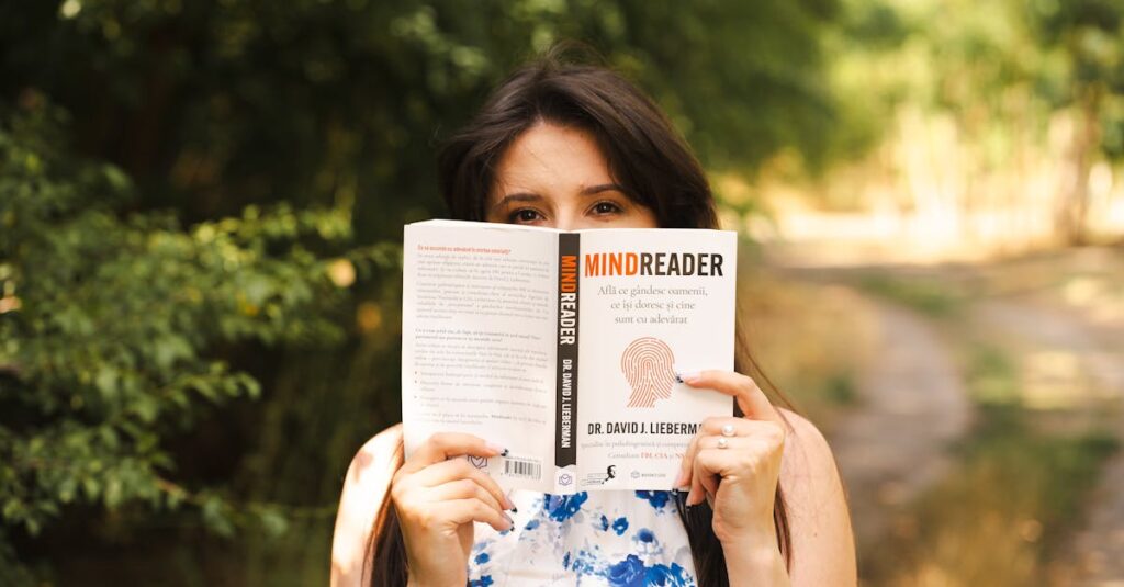 読者心理を意識した記事設計の流れを図解：共感→解決→信頼→行動