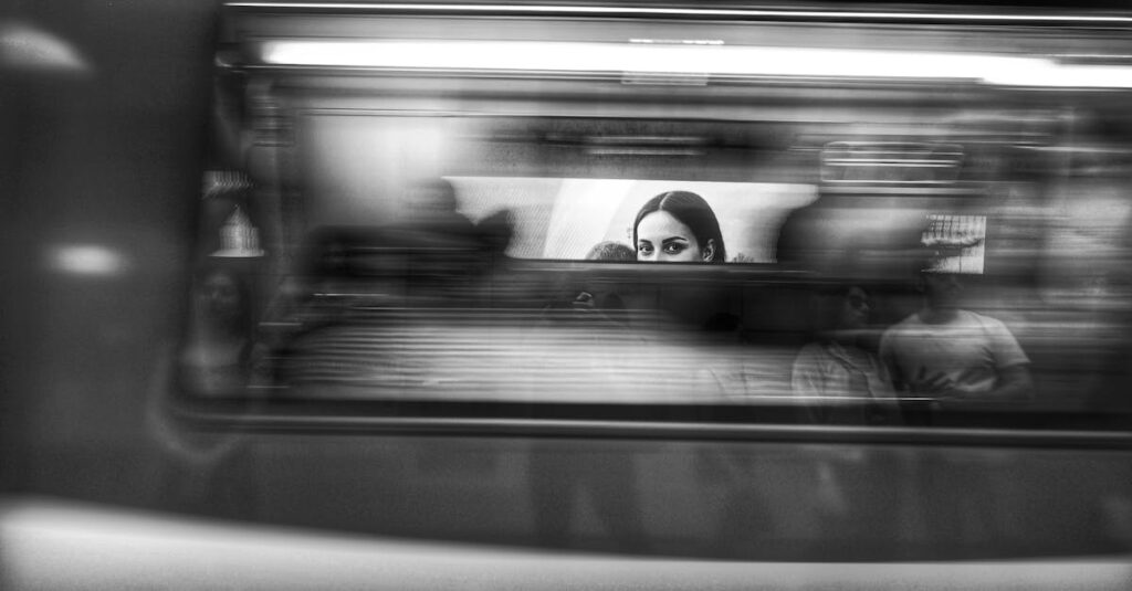 ASPの管理画面を比較しているイメージ。初心者が使いやすいインターフェースの違いを視覚的に示している。