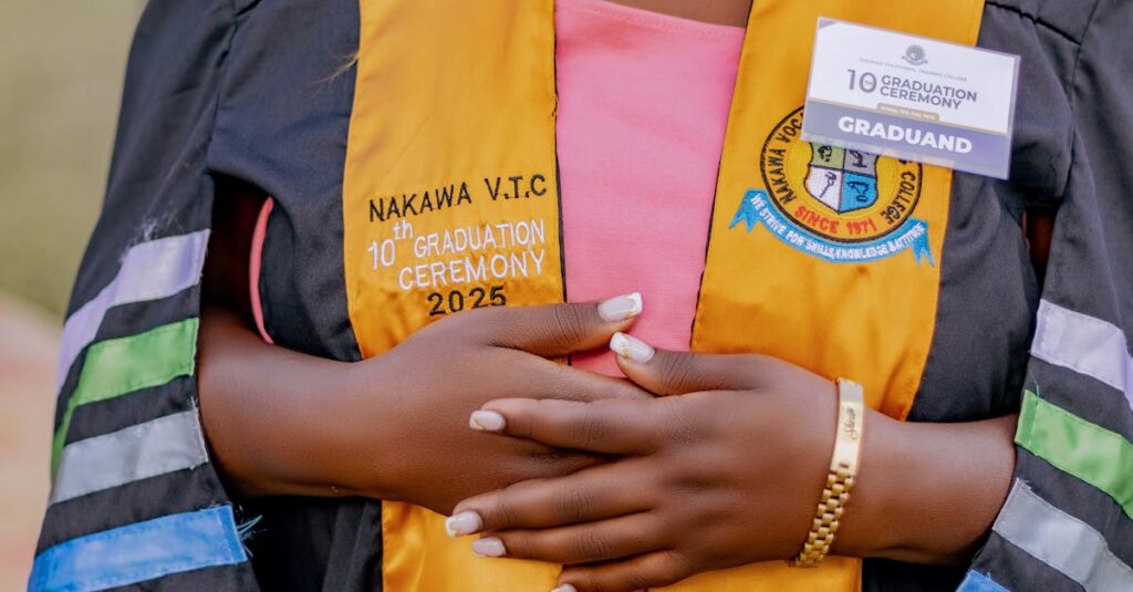 副業ブログで稼ぎ続けるための習慣や戦略をまとめた図解。継続・改善・分析が成功の鍵であることを伝える。