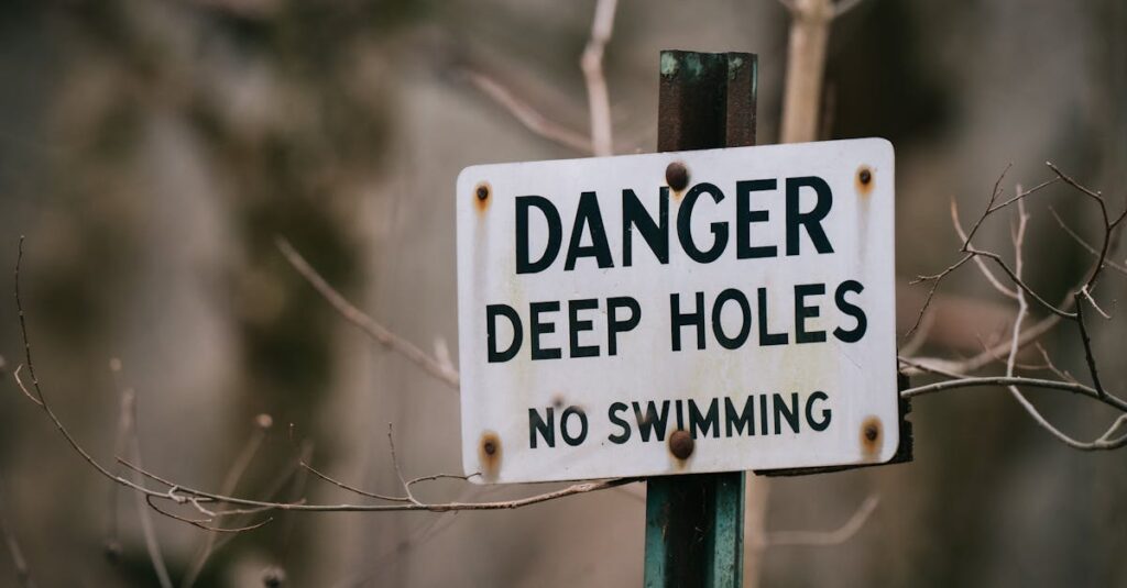 無料ブログのアカウント削除リスクを警告するイメージ画像