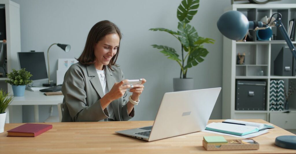 ブログ初心者がアフィリエイト本を読むことで体系的に学び、最短で収益化を目指すイメージ