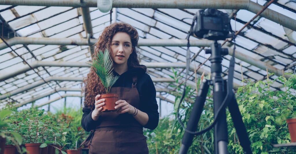 ブログの記事構成を体系的に整理しているホワイトボード。カテゴリーと記事が関連線で結ばれている。