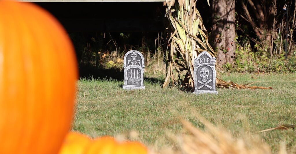 WordPressのテーマ比較を示す画像で、SWELLやAFFINGERなど収益化に強いテーマの特徴を視覚的に表現する