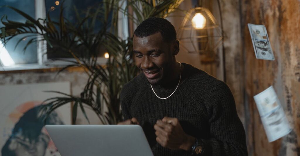 AI副業で月5万円を達成した会社員の成功イメージ画像