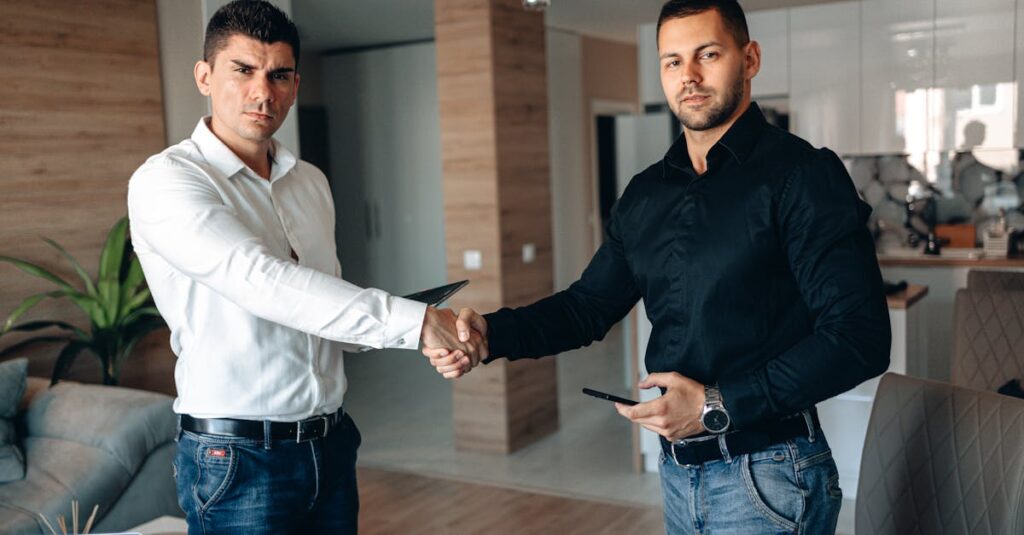 アフィリエイト成功のための戦略を示す図。方向性・計画・継続の3要素を中心に配置。