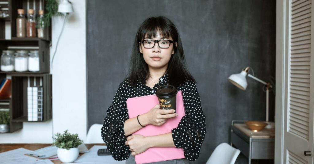 継続によって成果が伸びていく様子を示すグラフ。努力の積み重ねが急激に報われるイメージ。