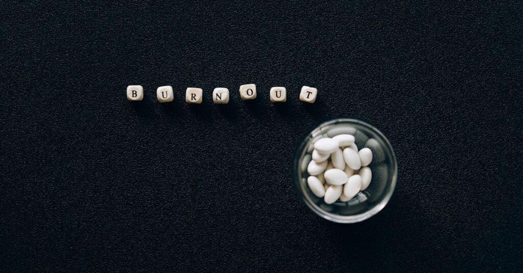 ブログ執筆に疲れたときのマインドセットと回復方法を表現した図。