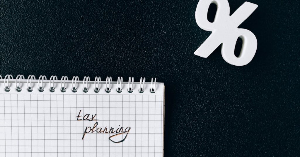 ブログの全体設計をイメージ化した図で、読者の悩みから記事構成、収益導線までの流れを示す