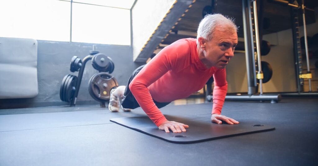 無料ブログを継続的に更新し続けるブロガーの努力を示すイメージ画像