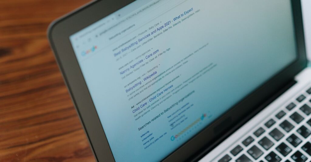 検索意図とコンテンツ設計の関係を示す図。読者の悩みを中心に記事を設計するフロー。