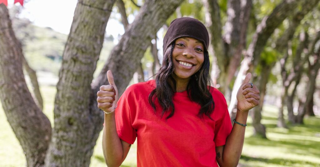 小さく稼いで成長するステップを図解。0→1→5→10万円と段階的に伸びるイメージ。