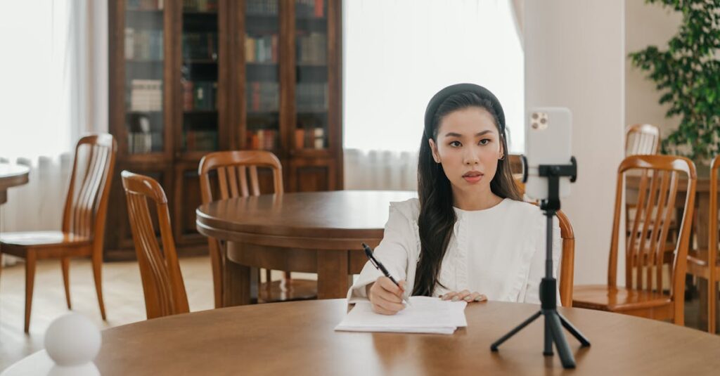 仕事が忙しい会社員でも、すきま時間を活かしてブログ副業を始められる理由を解説するイメージ画像