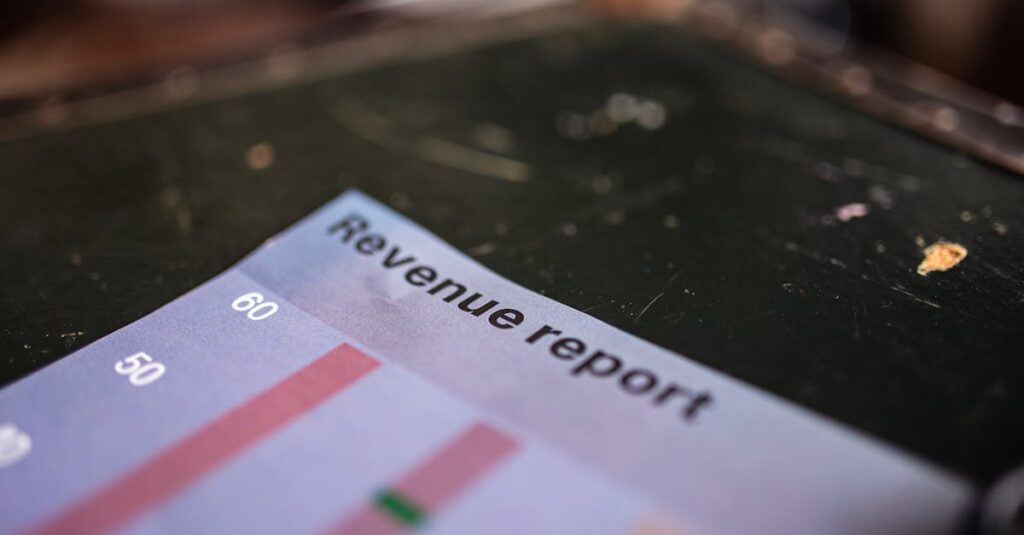 Google AdSense合格後に収益を最大化するための4つの運営ポイントを示した図