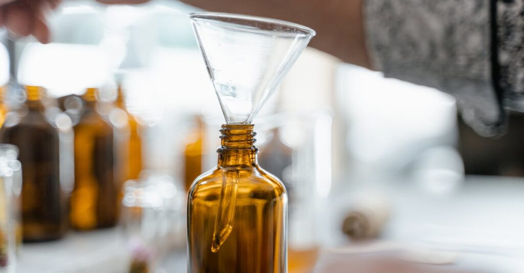 集客記事と収益記事の関係を示す図。アクセスから成約までの流れを視覚化。