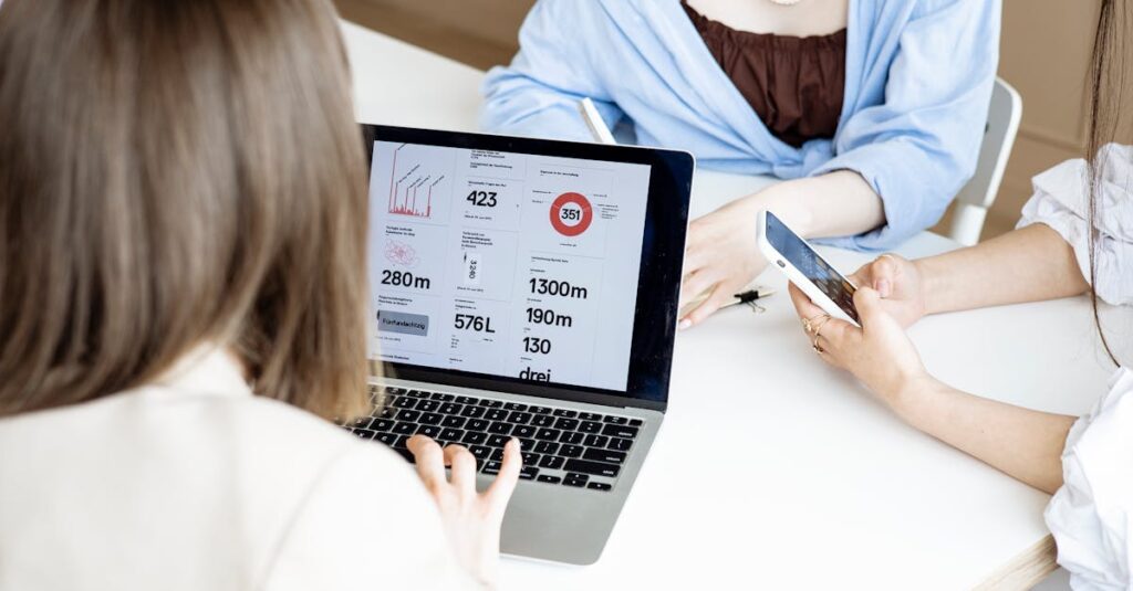 ブログ収益化の仕組みを図で説明。アフィリエイトとAdSenseの違い、収益導線の流れを視覚的に示す