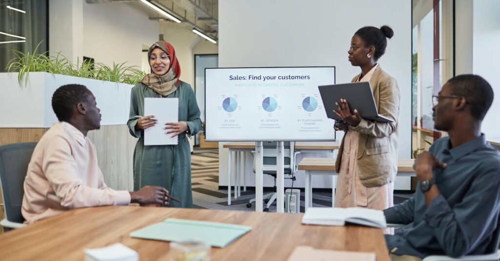 初心者がアフィリエイトで成果を出すための思考法を図解。小さく始めて改善を繰り返すサイクルを表現。