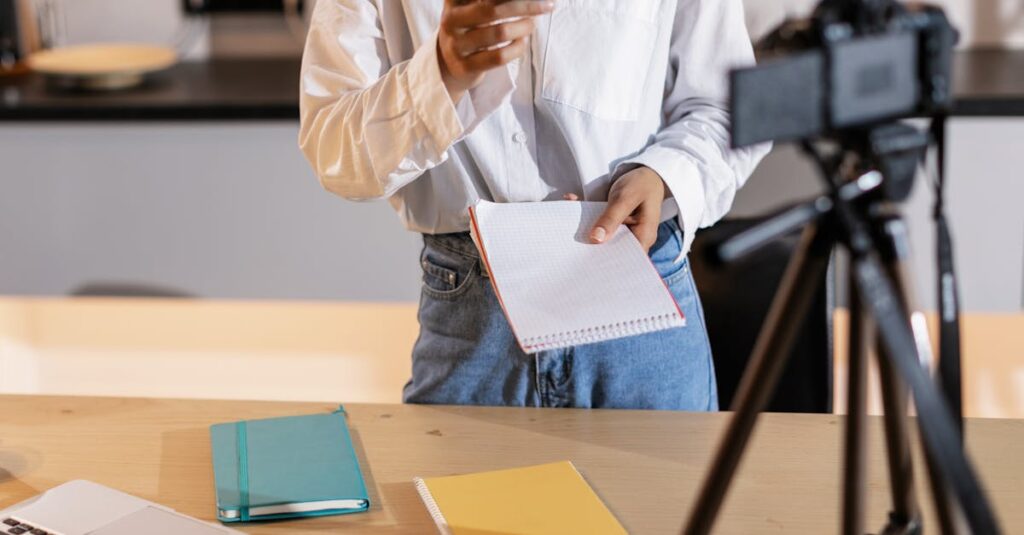 会社員が副業ブログを始めるための7つのステップを順に進めるイメージ画像