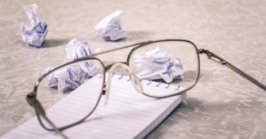 noteでファンを増やす仕組みを図解したイメージ。共感とストーリーが鍵であることを示す。