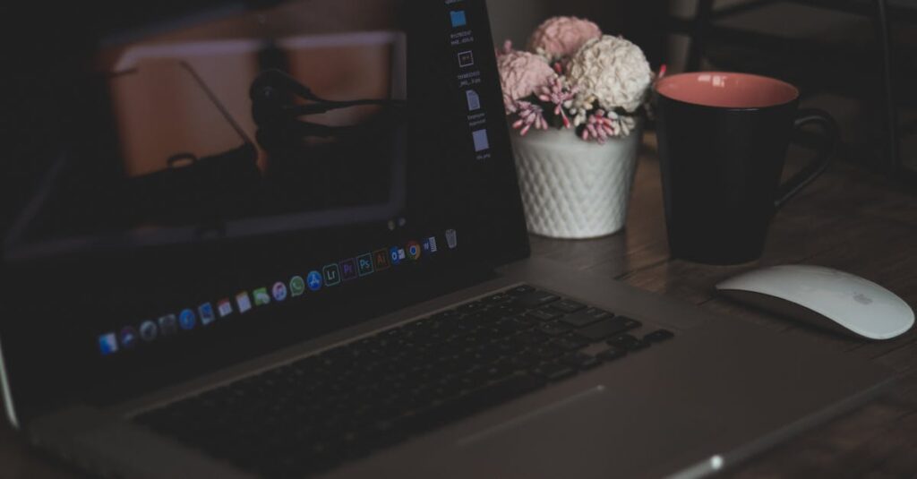 ブログの収益構造を示す図。アクセスから信頼、そして収益へとつながる3ステップの流れを表現。