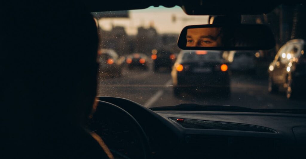 アフィリエイトASPの管理画面で広告案件を探す初心者のイメージ