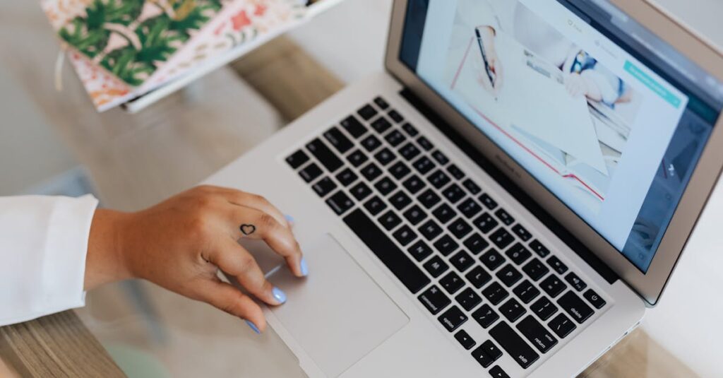 特化ブログと雑記ブログの違いを比較したチャート図