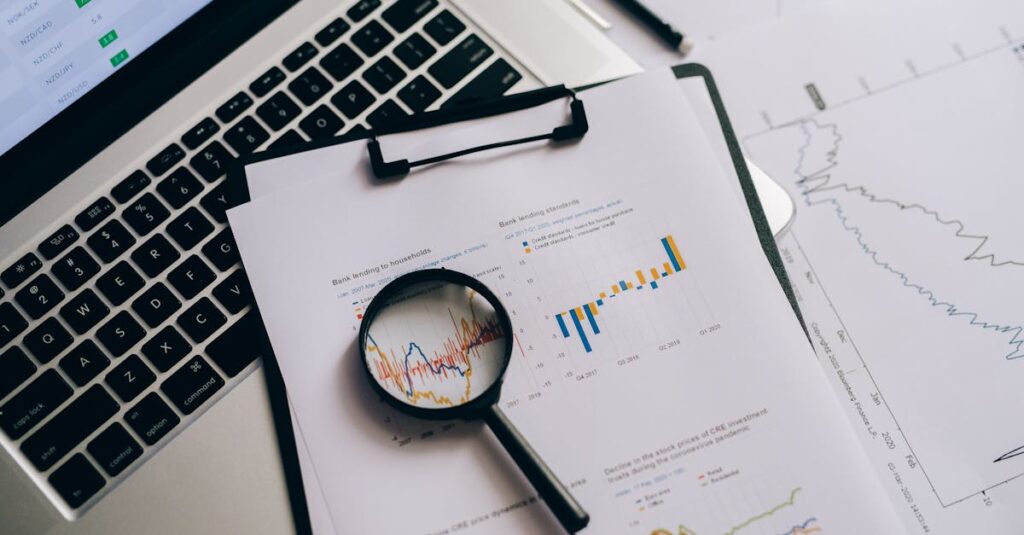 検索意図を分析してブログ記事を最適化している様子。画面にキーワードマップが表示されている。