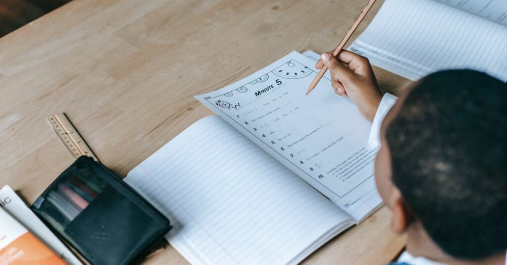 noteのネタを育てながら継続的に書く過程を象徴するイラスト