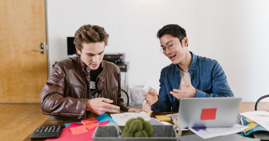 おすすめのAI副業ジャンル3つを図解したイメージ、ブログ・SNS・クラウドワークのアイコン付き