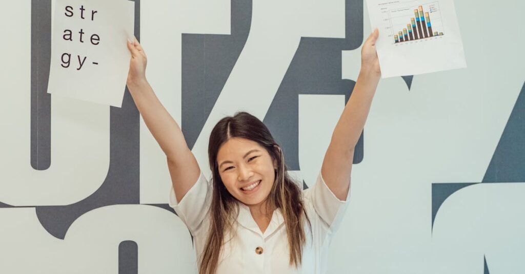 ChatGPTを活用して副業で稼ぐ人々の成功体験を紹介するイメージ。多様な働き方と成功の共通点を描いている。