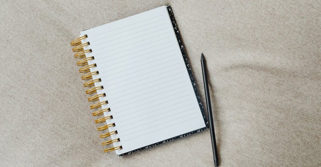 日常生活からnoteのネタを見つけるためのメモや観察シーンをイメージしたイラスト