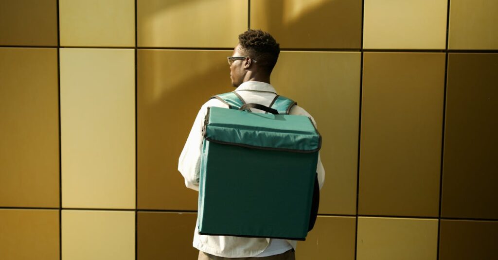 副業初心者が犯しやすい3つの失敗を象徴するイメージ。情報収集ばかり、自己投資不足、適性無視などを表すビジュアル。