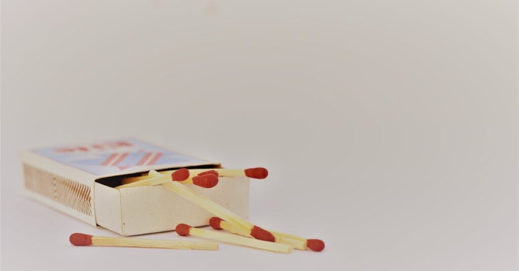 ChatGPT副業における注意点やトラブル回避策を示す図。安全なAI利用とリスク管理の重要性を表現している。