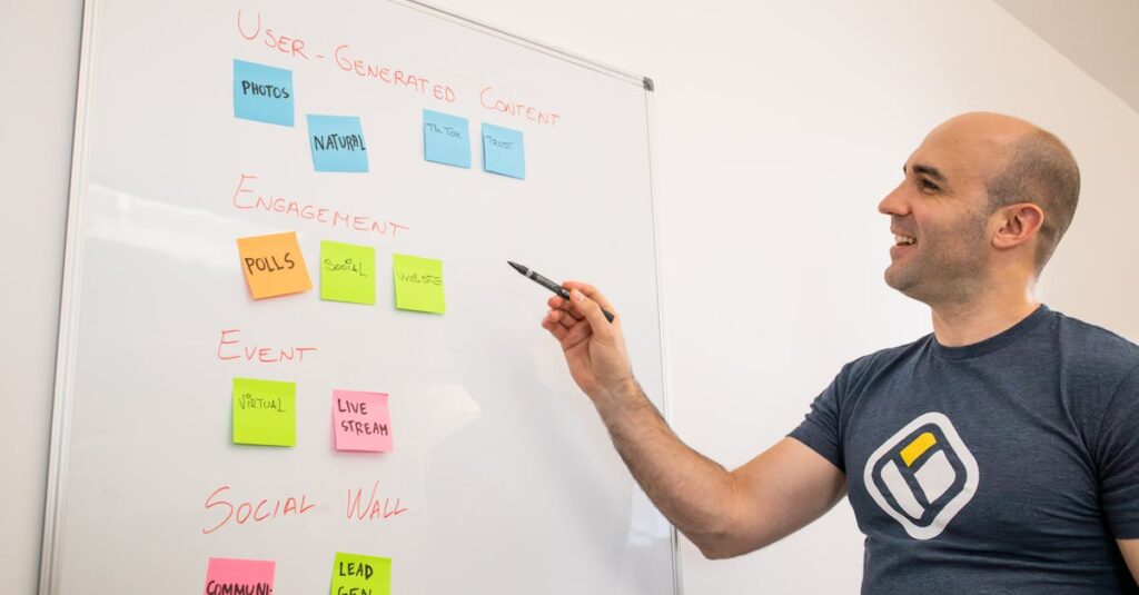 会社員や主婦がスキマ時間にnoteを使って副業収入を得ているイメージ。安定収入を目指す現実的な働き方を表現