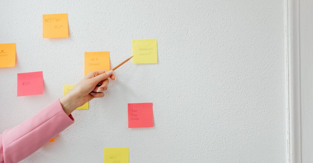 note副業におけるトラブル回避やリスク管理を意識して慎重に運用している様子。安心して続けるための注意点を表現