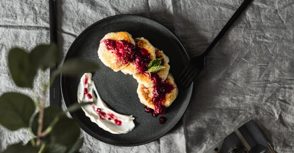 ブログ副業で書くネタがないと悩む人が、自分の経験や過去を振り返ってアイデアを発掘しているイメージ